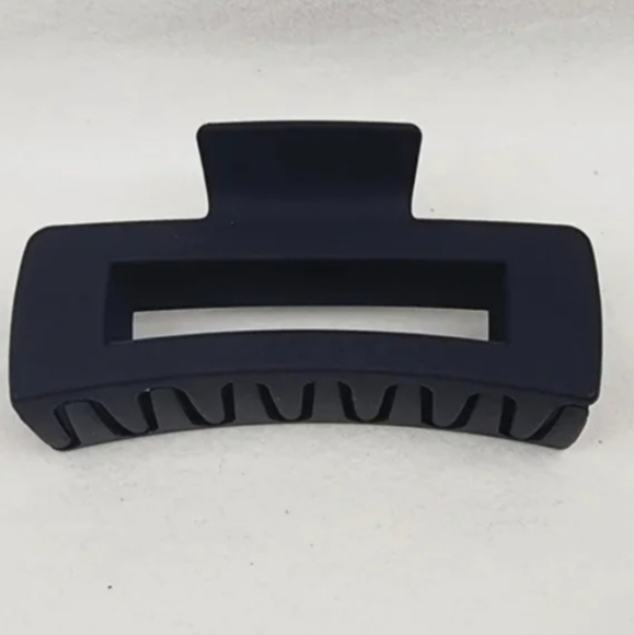 Claw Clip Hair Accessories - Picture 3 of 3